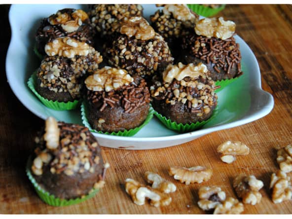 Cake balls aux noix, chocolat au lait et spéculoos