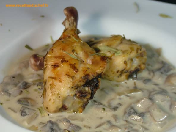 Cuisses de poulet rôti sauce champignons à la charentaise, avec du pineau