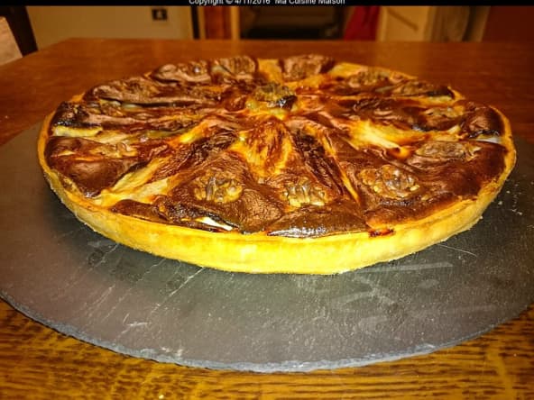 Tarte aux endives caramelisées miel et citron fromagae blanc aux noix