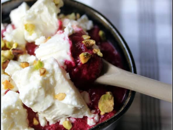 Velouté de betterave et framboises à la feta