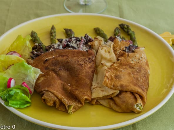 Crêpes salées aux asperges et aux cèpes
