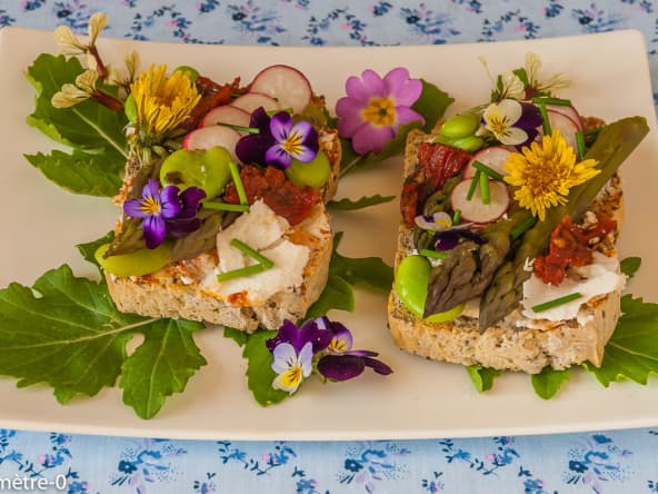 Tartine aux légumes printaniers
