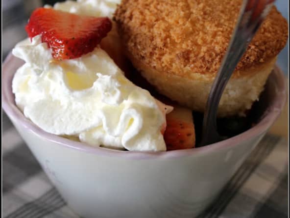 Fraises au zeste de yuzu , poivre de malabar et moelleux coco