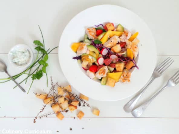 Salade colorée au poulet grillé