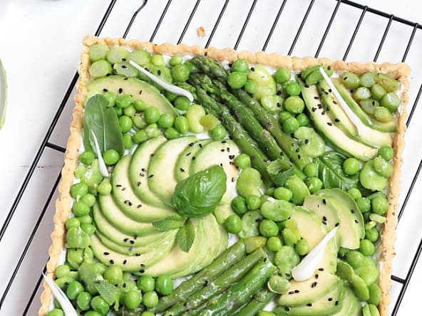 Tarte printanière : pâte à l'huile d'olive et légumes verts