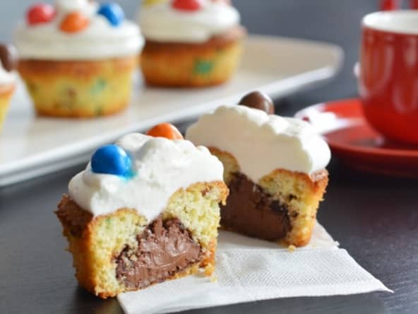 Cupcakes aux m&m's cœur Nutella et glaçage chantilly