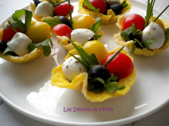 Mini salade caprese en bouchée apéritive