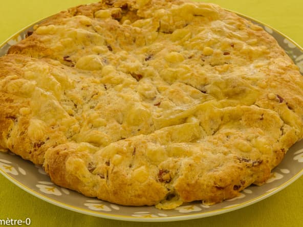 Scone géant à la tomme et au jambon