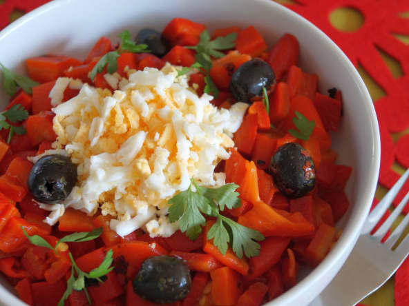 Salade de poivrons grillés aux oeufs