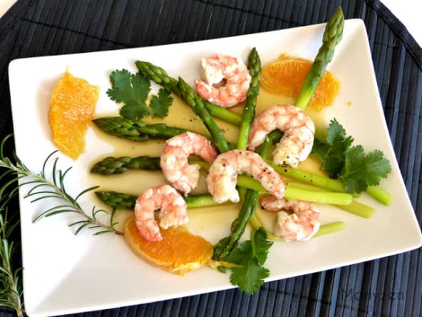 Fricassée d'asperges aux crevettes et à l'orange