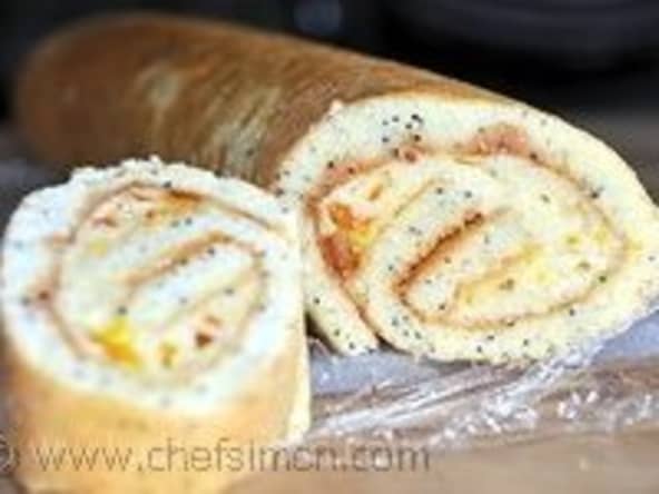 Garnir et rouler le biscuit roulé aux graines de pavot - Recette du biscuit roulé (garnir et rouler)