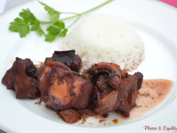 Civet de poulpe au vin rouge à la réunionnaise