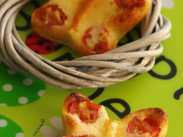 Papillons de parmesan, tomates cerises et basilic