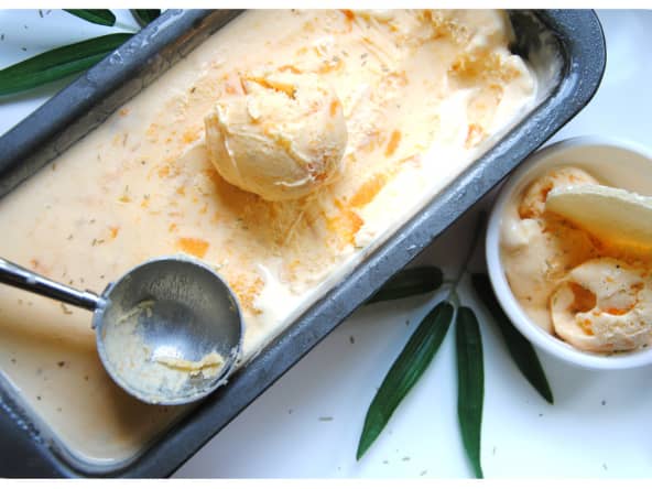 Glace gourmande aux abricots, mascarpone et romarin