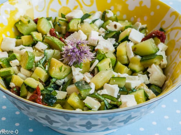 Salade de courgettes, fêta et tomates confites