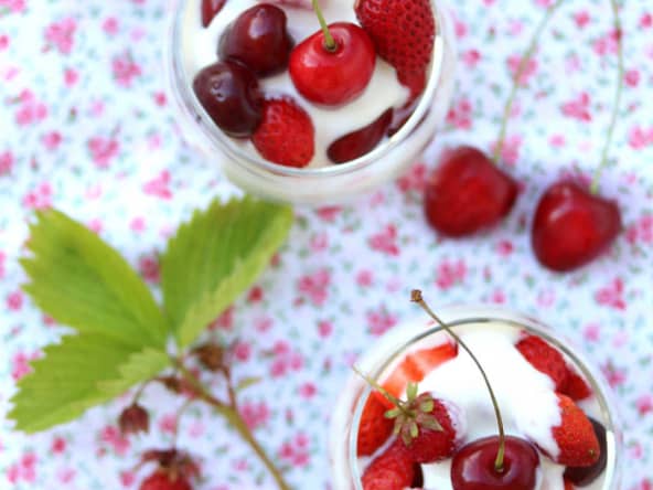 Crème de yaourt - "Mara des bois" et "Coeur de pigeon"