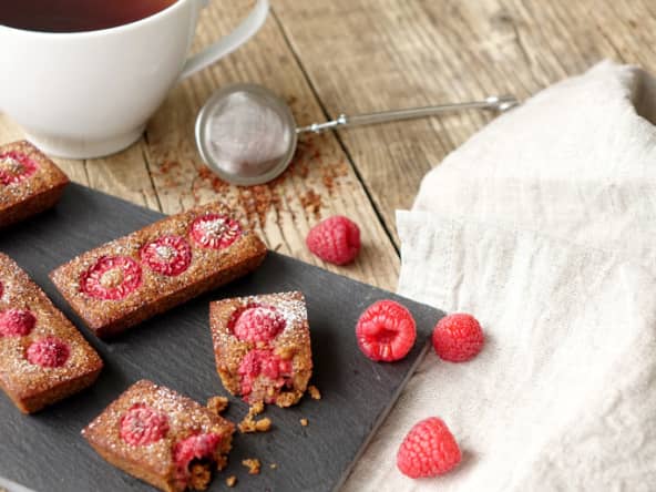 Financiers framboises et thé rooibos