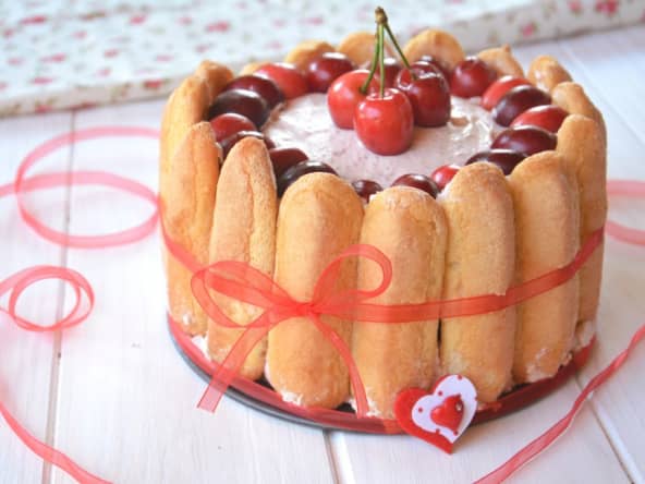 Charlotte aux cerises : une variante de la charlotte aux fraises