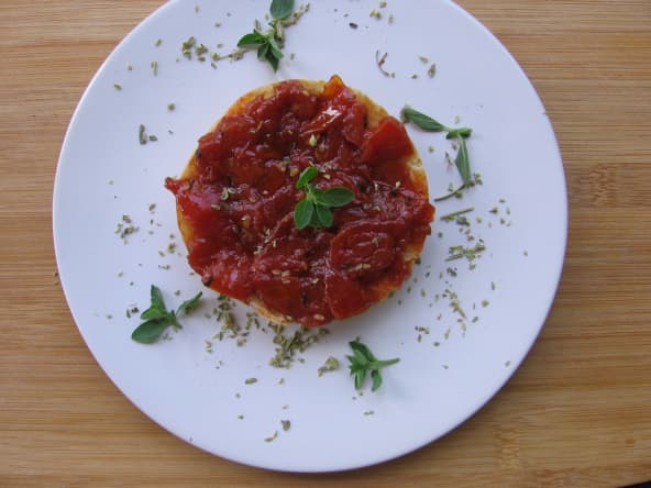 Tartines aux tomates confites et à l'aïl