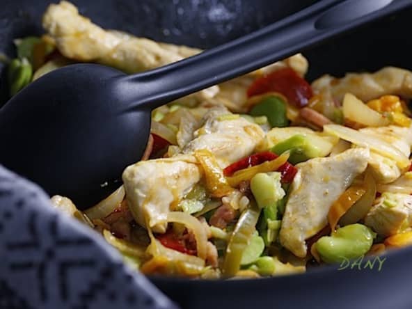 Fricassée de poulet fèves et poivrons