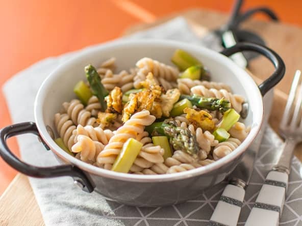 Pâtes à la farine de kamut, tamari, asperges