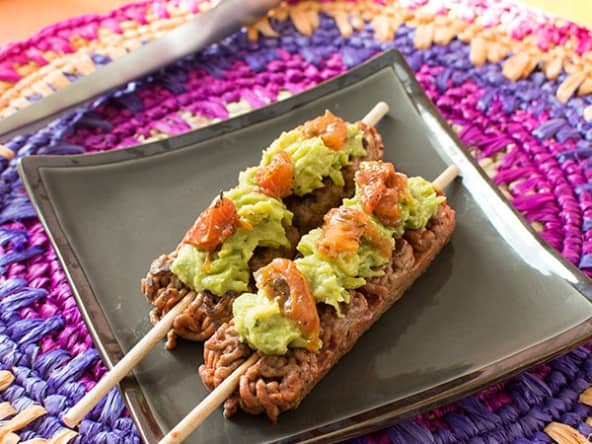 Brochettes de boeuf haché au guacamole