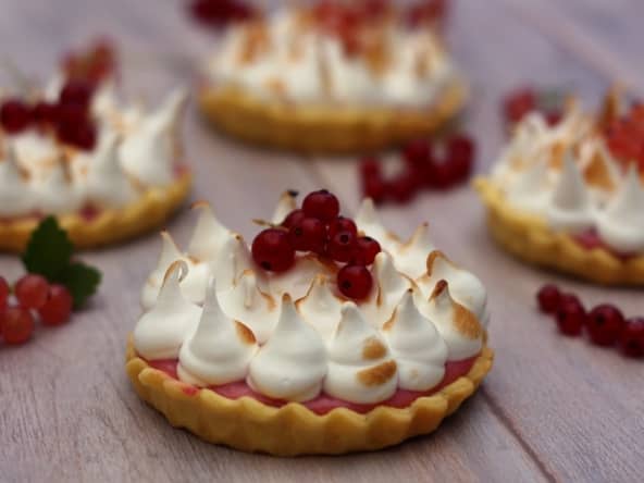 Tarte aux groseilles meringuée