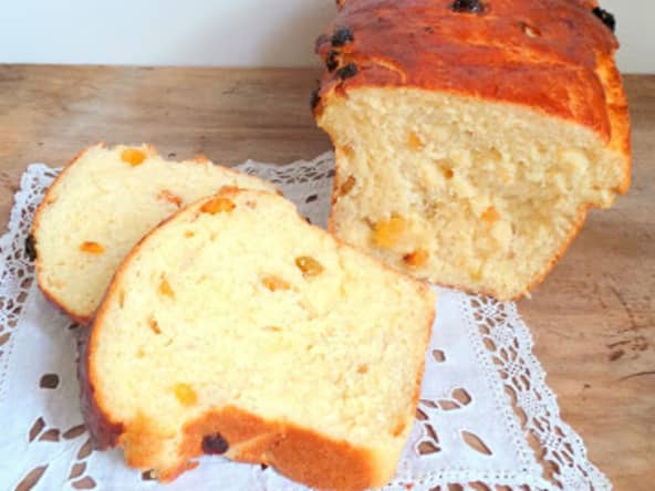 Grosse brioche façon pain au lait aux raisins secs
