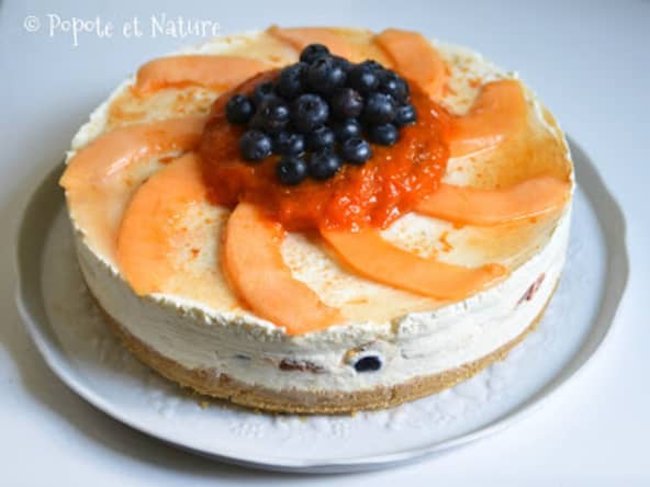 Cheesecake aux abricots confits, melon, myrtilles au chocolat blanc amande