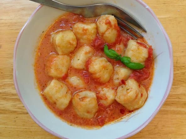 Gnocchis de pommes de terre au poulet et fromage parmesan