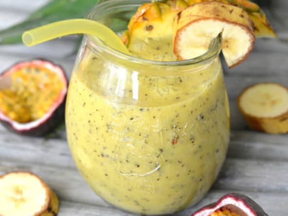 Smoothie ananas, fruits de la passion, banane pour toute la famille