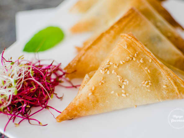 Samoussas aux sardines, fromage frais de chèvre et menthe
