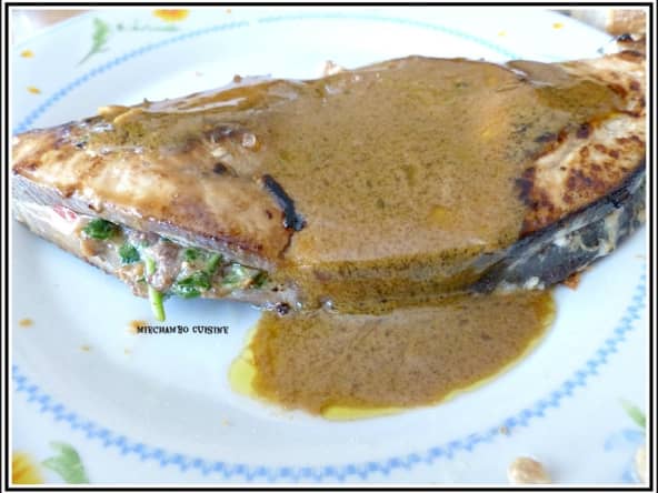 Espadon farci à la roquette et aux tomates, grillé à la plancha