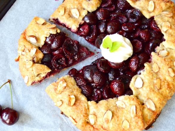 Tarte rustique aux cerises croustillante et inratable !