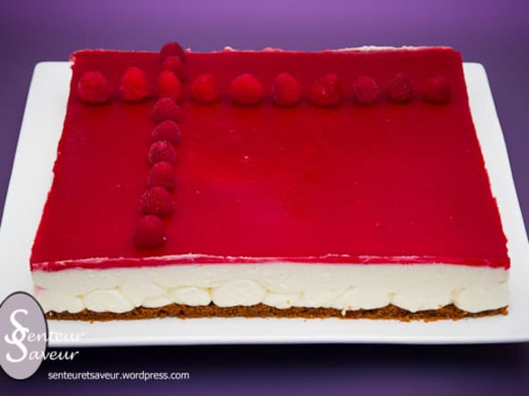 Cheesecake sans cuisson au cream cheese et gelée de framboise