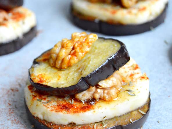 Millefeuilles d'aubergine au chèvre et au miel, une entrée élégante qui fait son effet