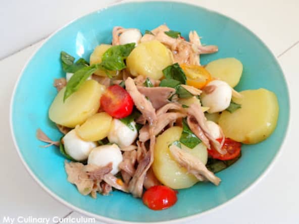 Salade de pommes de terre au poulet rôti et basilic