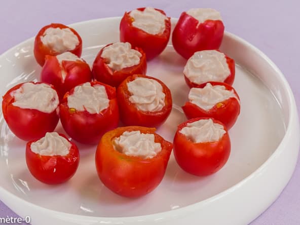 Tomates cerises farcies au thon et à la ricotta