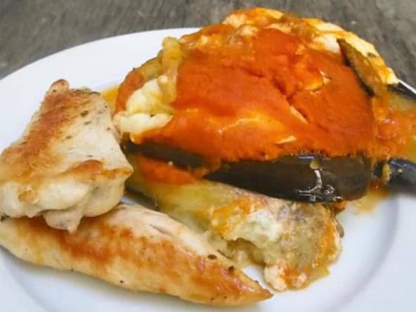 Aubergines à la burrata et au coulis de tomate au thym