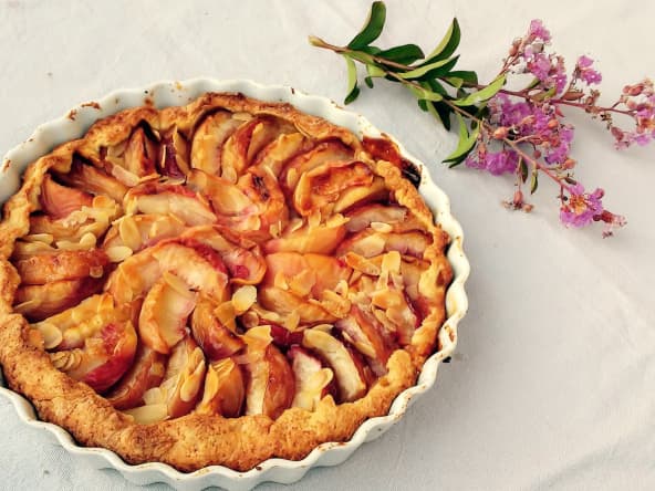 Tarte rustique express aux pêches et aux amandes