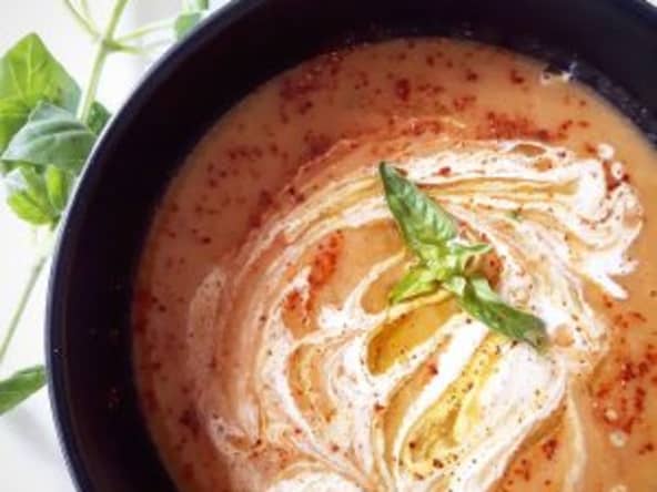 Soupe de poivrons rouges et chou-fleur rôtis