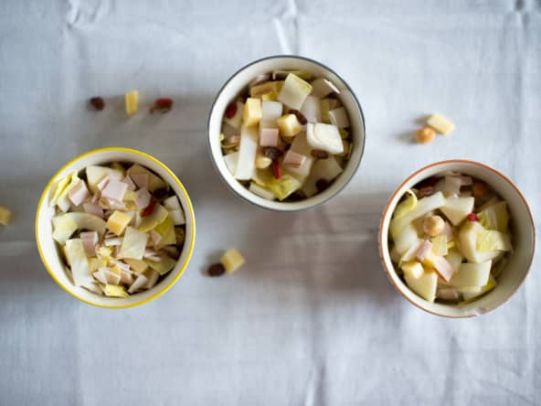 Petite salade d’hiver endives, pommes, Comté, fruits secs