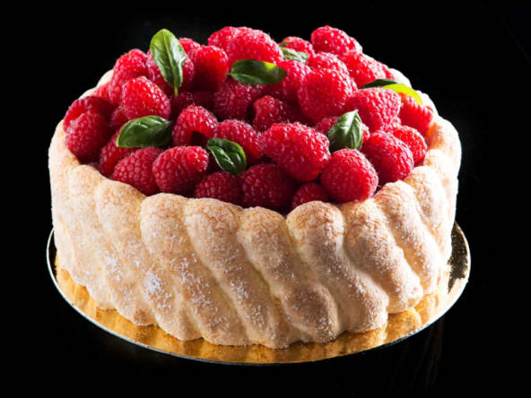 La charlotte framboise-cassis et biscuits cuiller maison