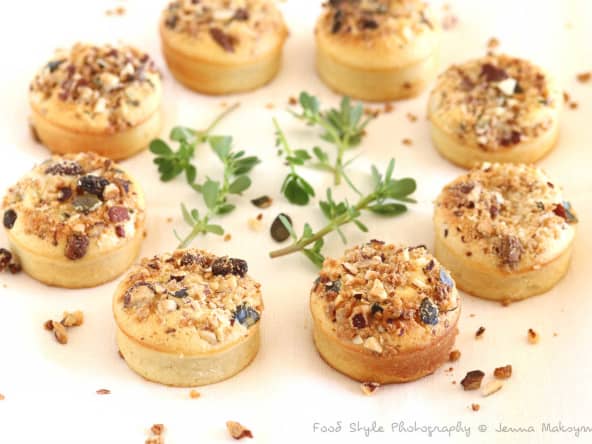 Minis quatre-quarts citron et croquant de musli aux fruits secs