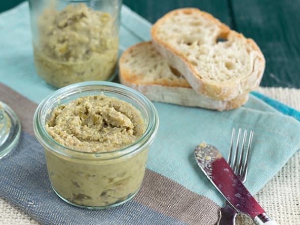 Tapenade aux olives vertes pour l'apéritif
