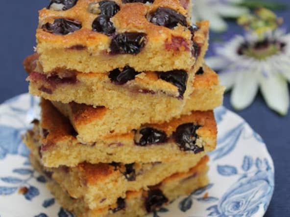 Gâteau au raisin frais fruité et léger