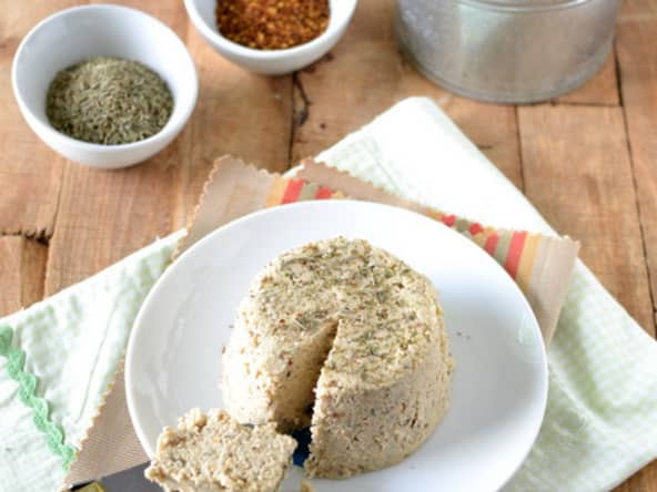 Fromage végétal au piment d'Espelette et herbes de Provence