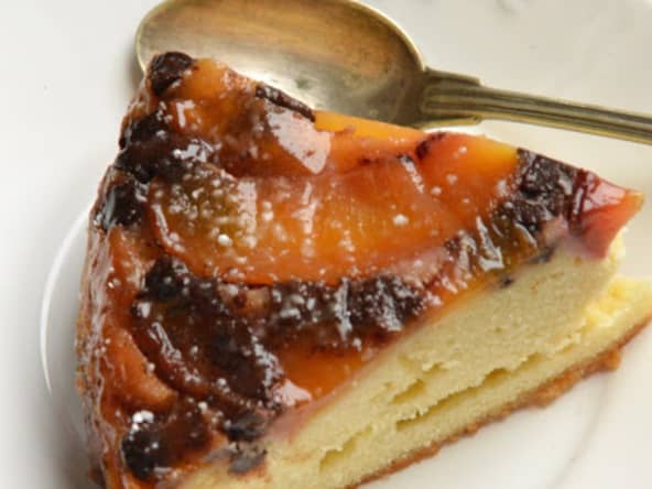 Gâteau renversé aux pêches et chocolat