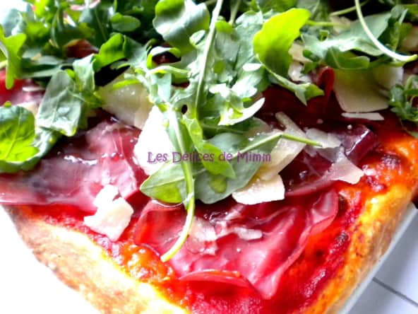 Pizza bresaola e rucola