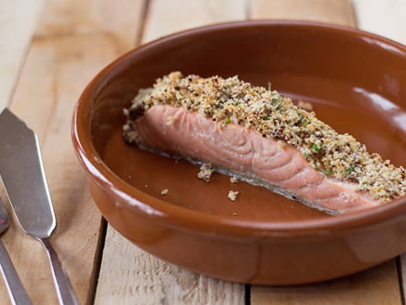 Pavé de saumon en croûte de moutarde à l'ancienne et d'estragon frais